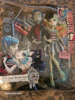 Monster High Love in Scaris Rochelle Goyle 2-PackNEW IN BOX NEVER OPENED.