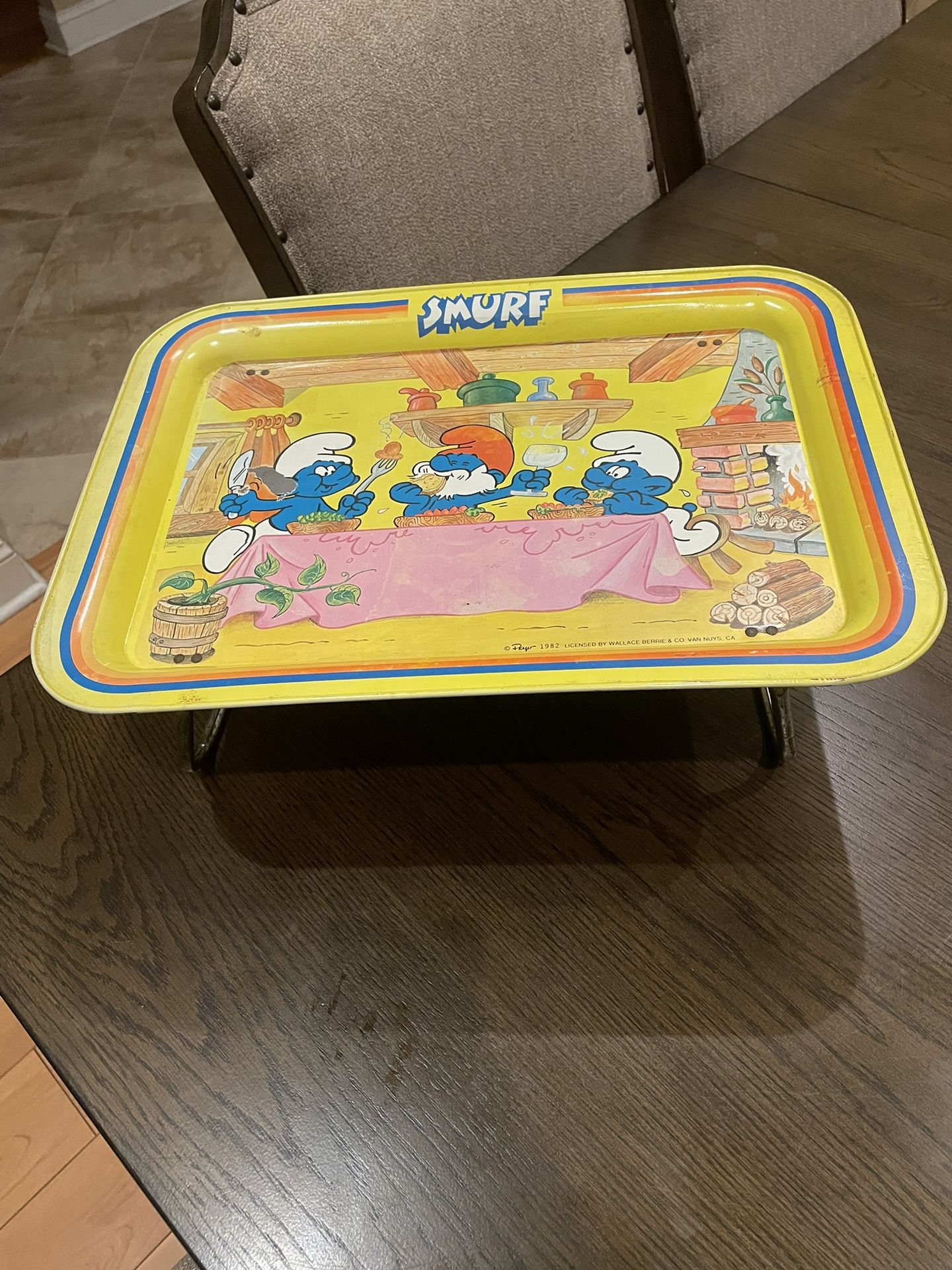 Vintage 1982 Smurfs Metal Lap/TV Tray. 17.5”x 12.5. Some scratches and scuffs as shown in pics. 42 yrs old!!!