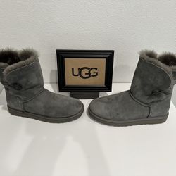 NEW UGG Women’s  Bailey Button Boot Size 11