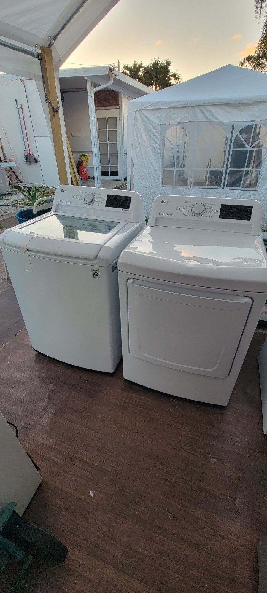 LG SMART WASHER AND DRYER Bundle 27"