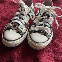 Hello Kitty Converse 