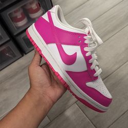 Fuchsia pink Nike dunks