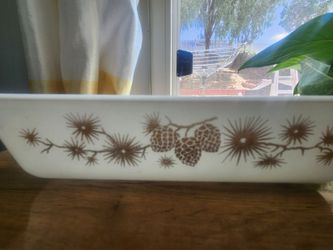 Vintage Pyrex Pinecone Casserole Dish