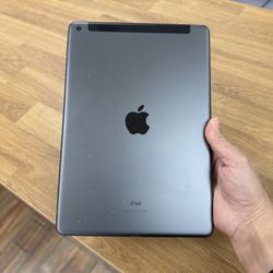 Apple iPad 9.7" 7th Gen 32GB Storage*WiFi And Cellular*Only $269