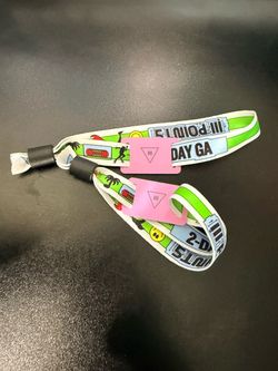 iii point wristbands 2 days each 340$