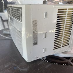 Window AC Works Excellent 