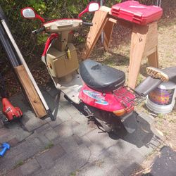 scooter  only 102 miles $250 call for details 