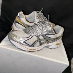 ASICS Gel-Kayano 14