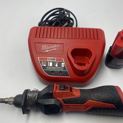Milwaukee 2488-21 M12 Soldering Iron Kit 3-Stop Pivoting Head W/ Battery Charger