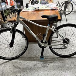 Trek Neko Hybrid Bike