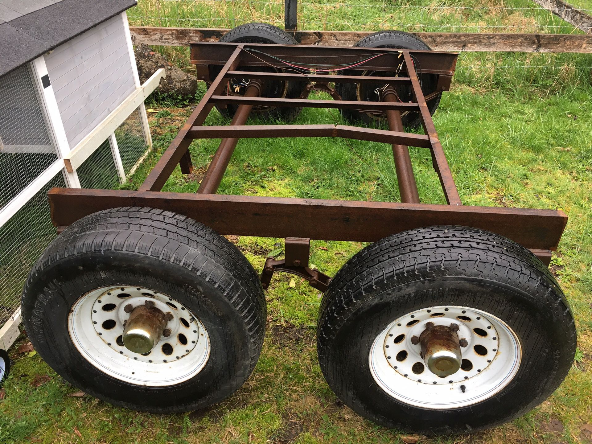 Trailer axle with brakes.