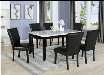 Kitchen Table w/ 5 Chairs