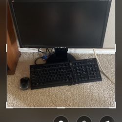 Desk Top Computer With Monitor $40 OBO 