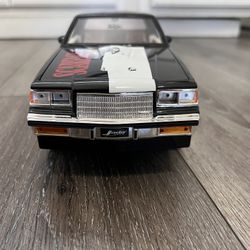 DIECAST 1/18 SCALE JADA SCARFACE 1987 BUICK REGAL the car is brand new unfortunately threw the box away 