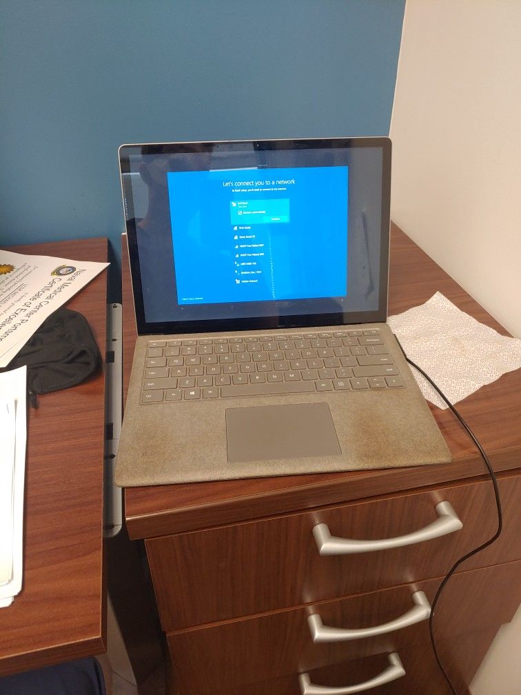 Microsoft Surface, Model 1769 Laptop. 8 Ram, 128 Gb