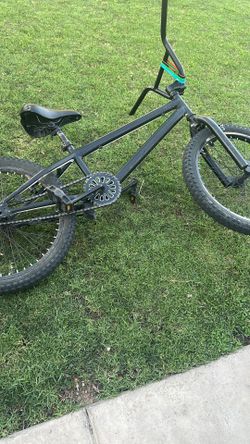 BMX BIKE (NOT FREE) (READ DESCRIPTION)