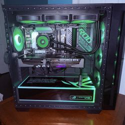 ASUS ROG G700 RTX 5070 12GB - 32GB RAM - COMO NUEVA + WIN 11