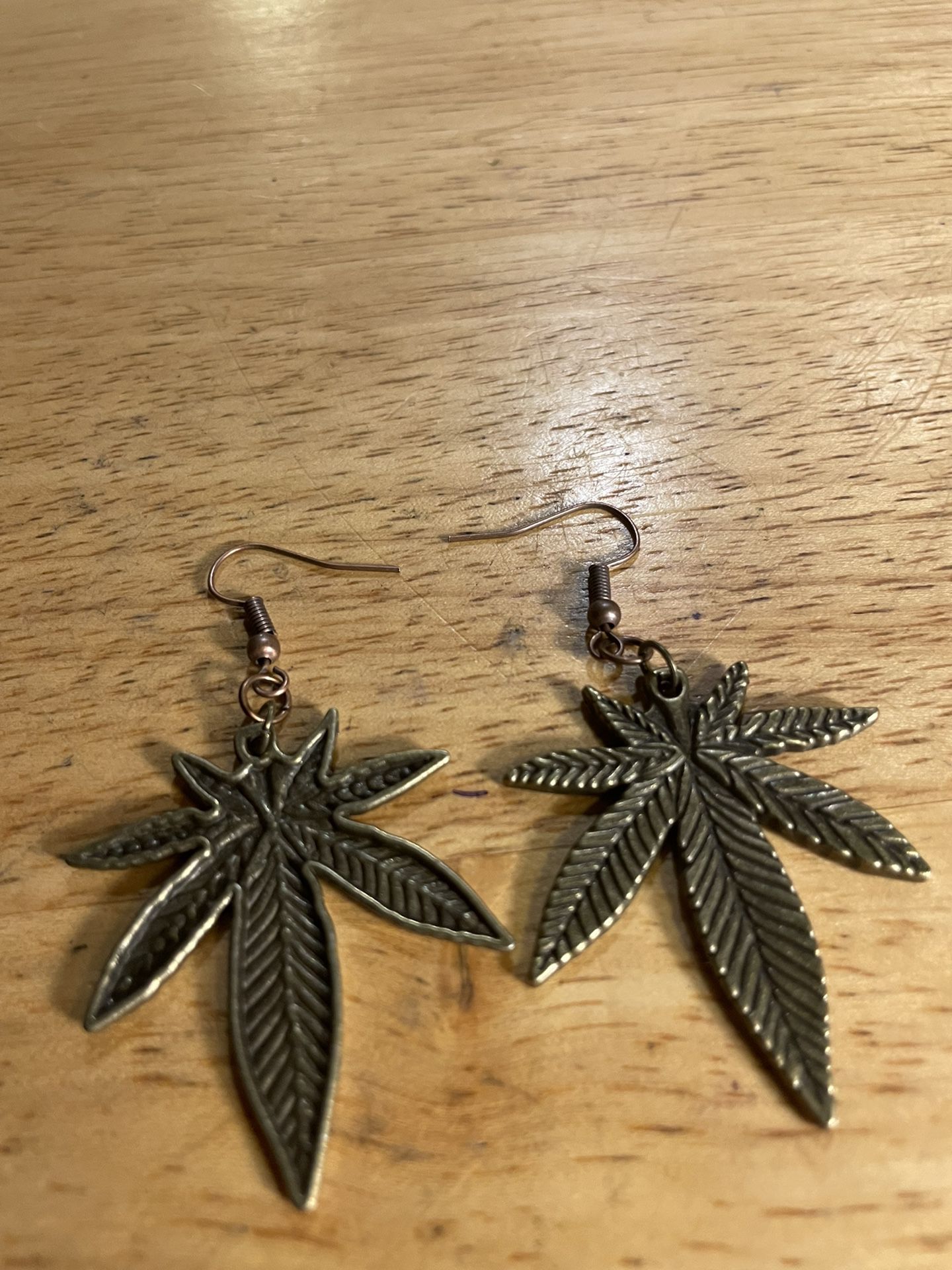 Bronze Or Silver Maple Leaf Earrings (HCS-BD)