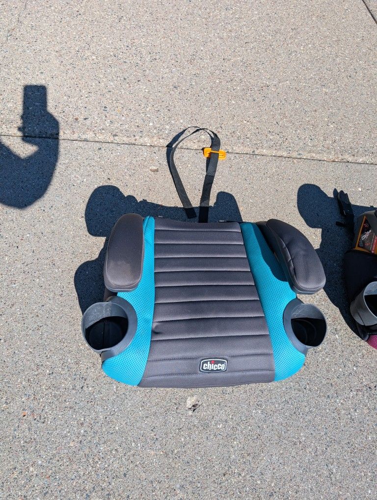 Chicco GoFit Backless Booster Car Seat