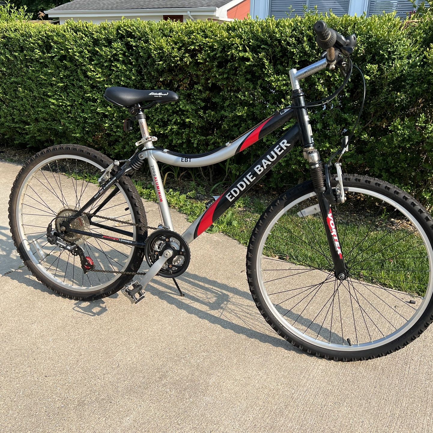26 Inch Eddie Bauer 21 Speed Mountain Bike for Sale in Oak Lawn IL OfferUp