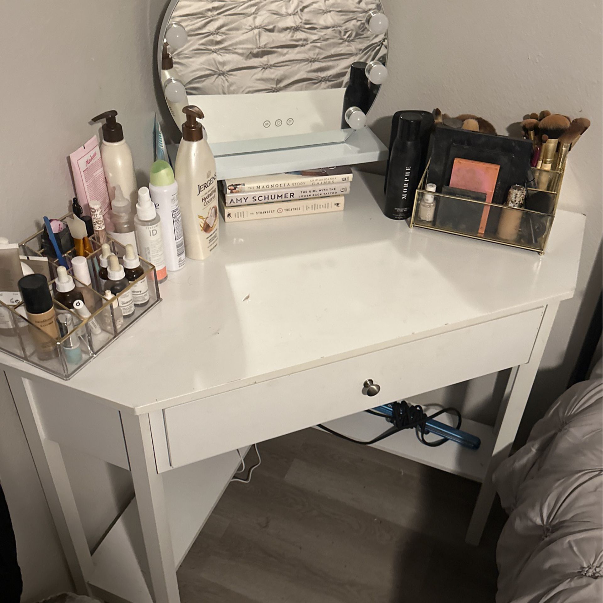 Corner Desk/ Vanity Mirror