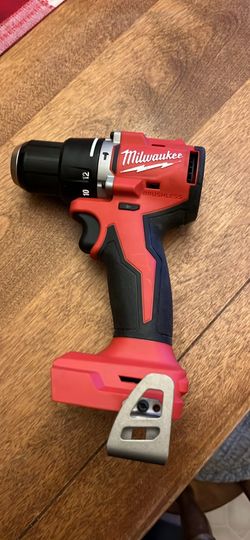 Miulwakee screwdriver drill