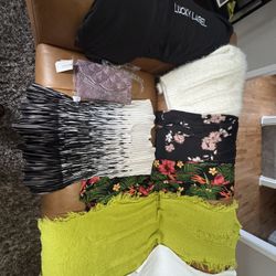 New and Like New Women Clothing. Everything For $150 Cash.$25 More For The Purse