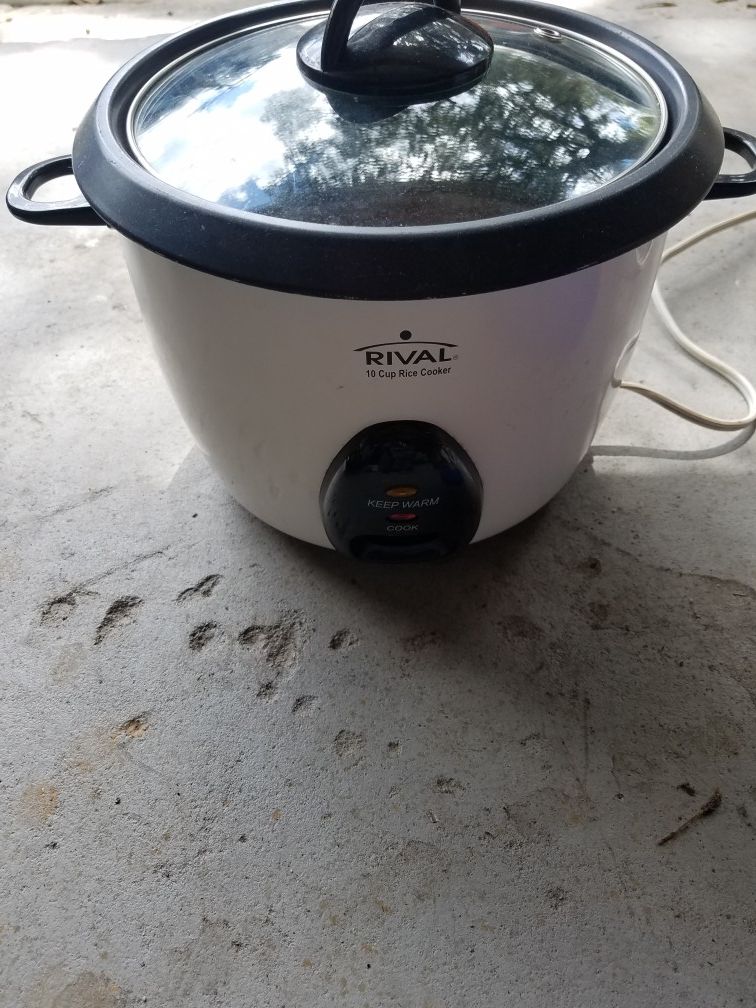 Slow cooker