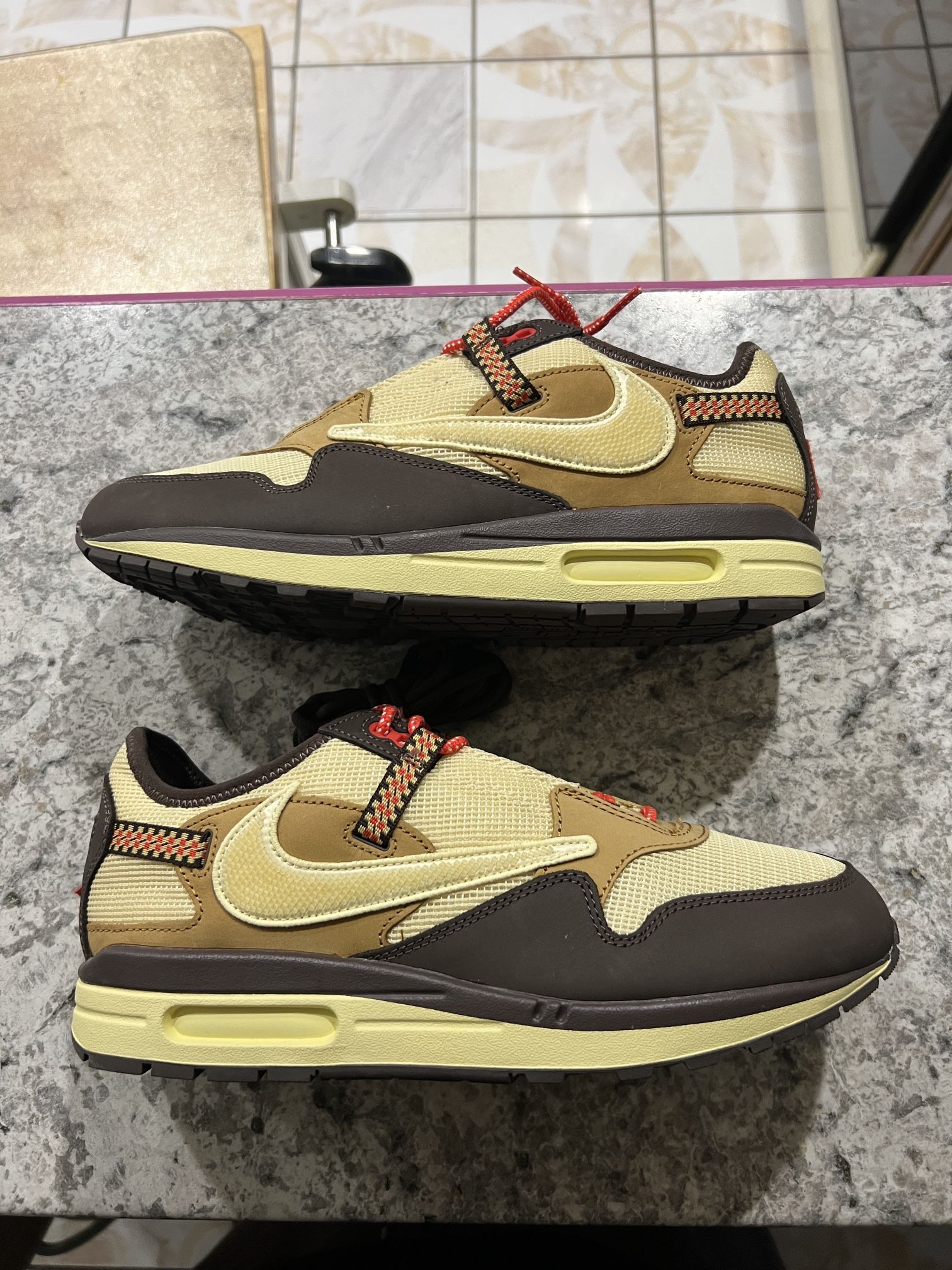 Travis Air Max