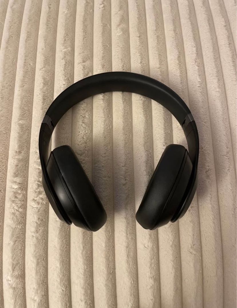 Beats Studio Pro
