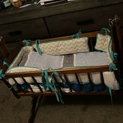 Wooden Rocking Baby Bassinet 