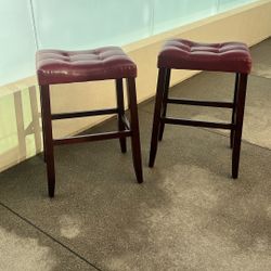 2 Stools 