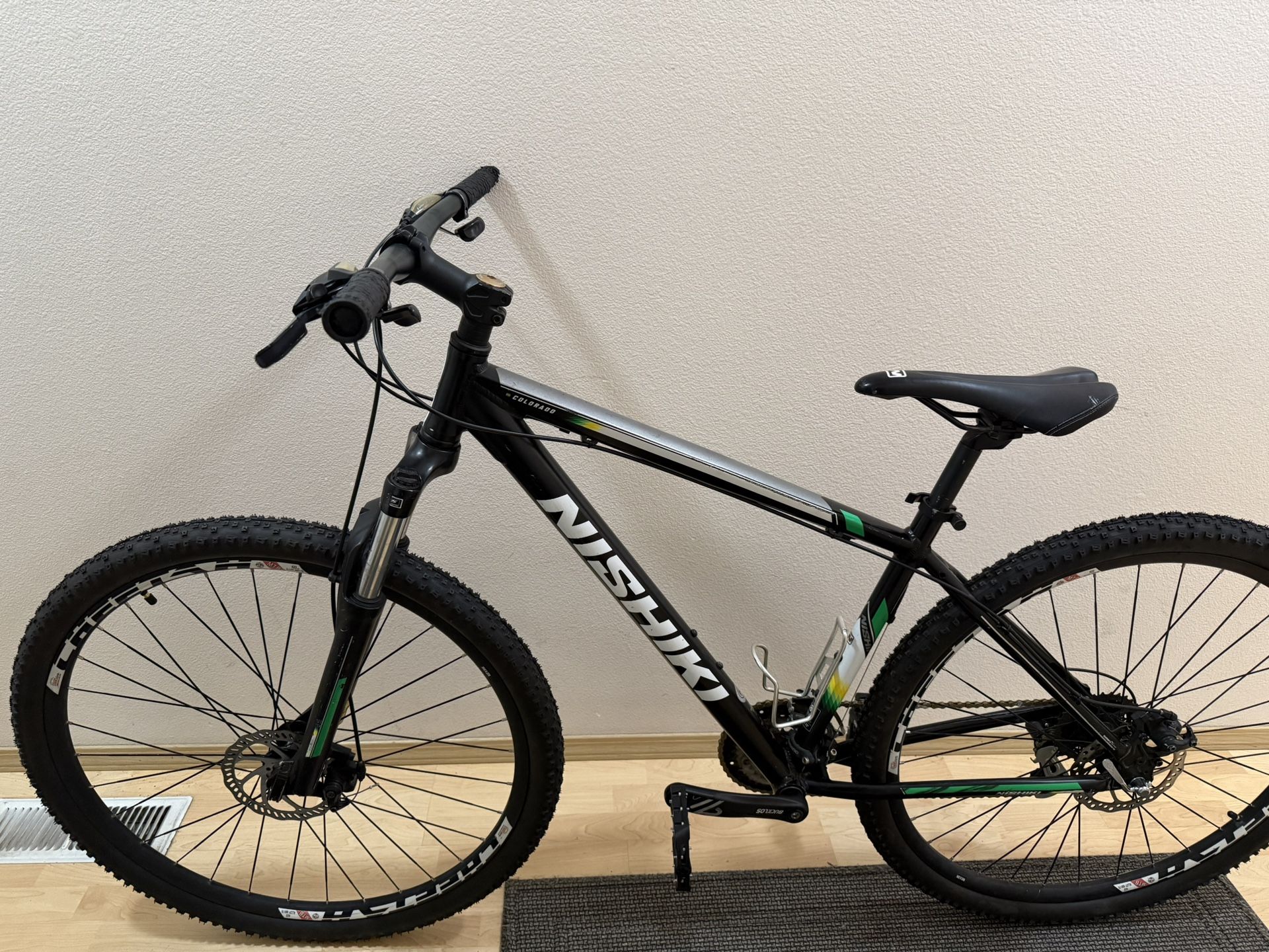 Nishiki Colorado 24speed Mt Bike 29er