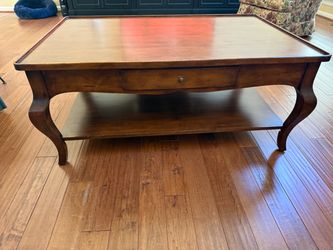 Large coffee table with 2 storage drawers and storage shelf