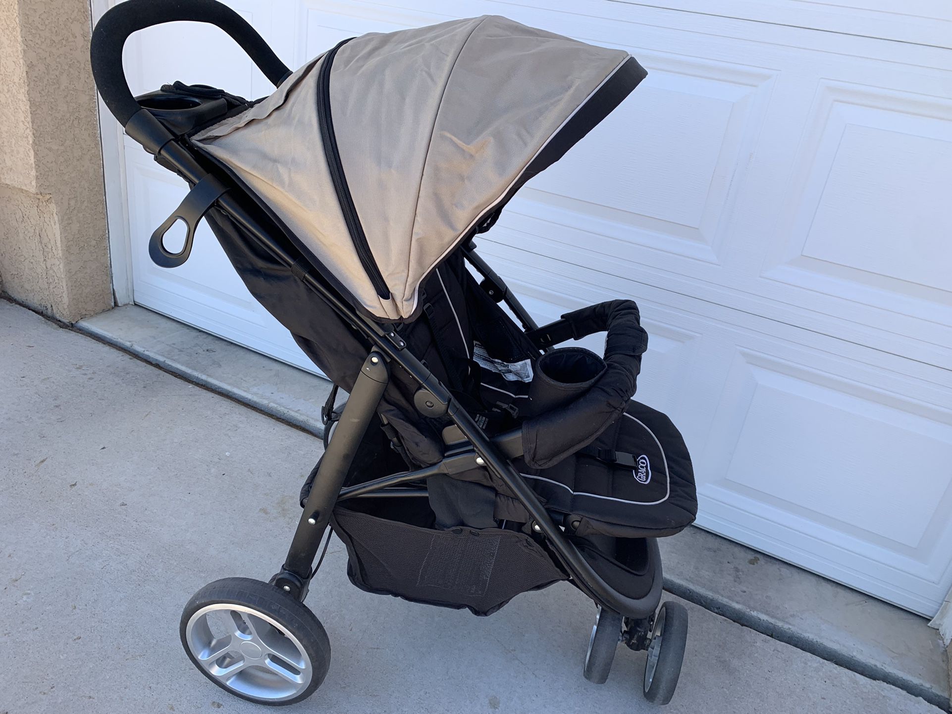 Graco travel system stroller and car seat with base