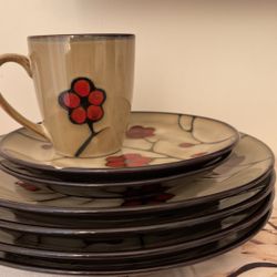 Dinnerware Set