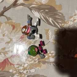 Beast Boy And Cyborg Laugging Figuers 