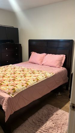 Dark Wood Queen Bed Frame set