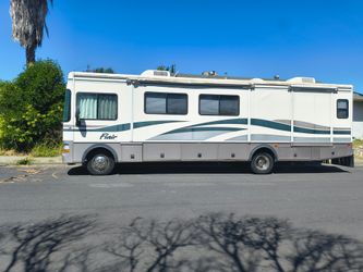 Fleetwood Flair Class A Motorhome RV