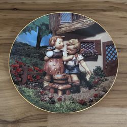 M.l. Hummel 8” collector's plate “Little Companions" Titled “Squeaky Clean” 1992