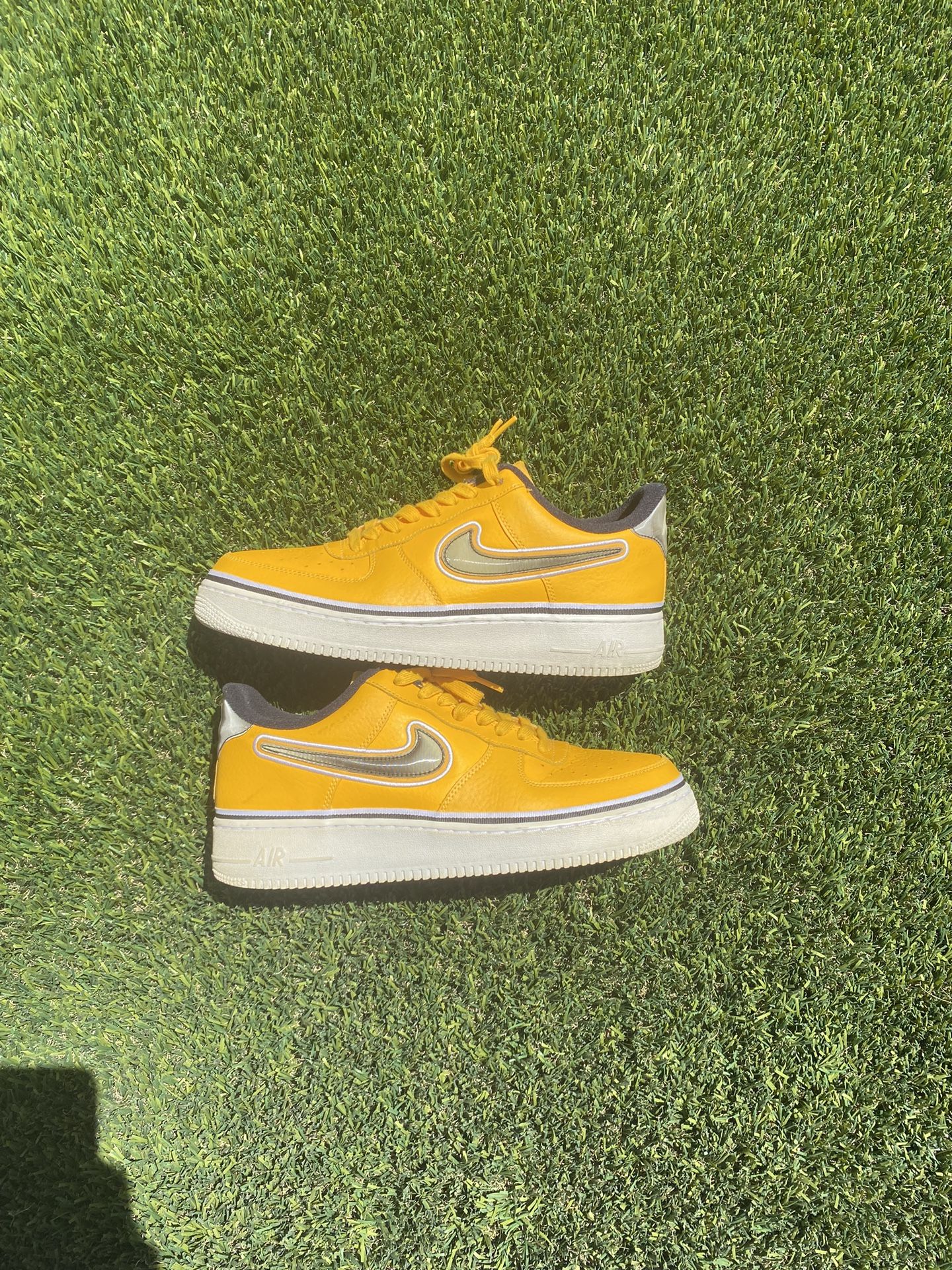 Nike Air Force 1 Yellow