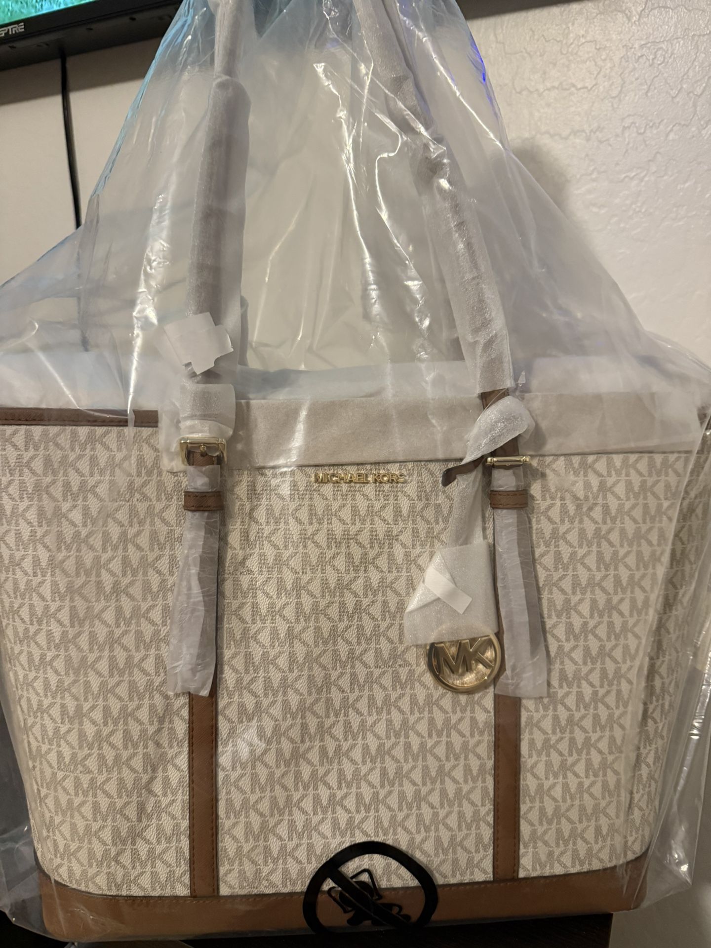 Michael Kors Jet Set bag