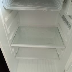 Mini Fridge With Freezer Compartment 