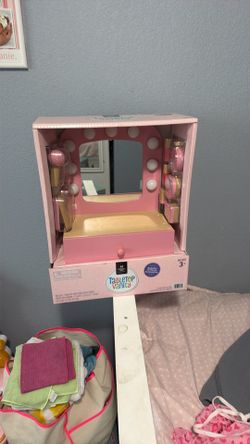 Girls vanity