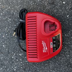 Milwaukee charger m12