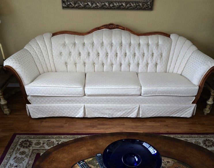 Beautiful 3 PC. Living Room Set $450.