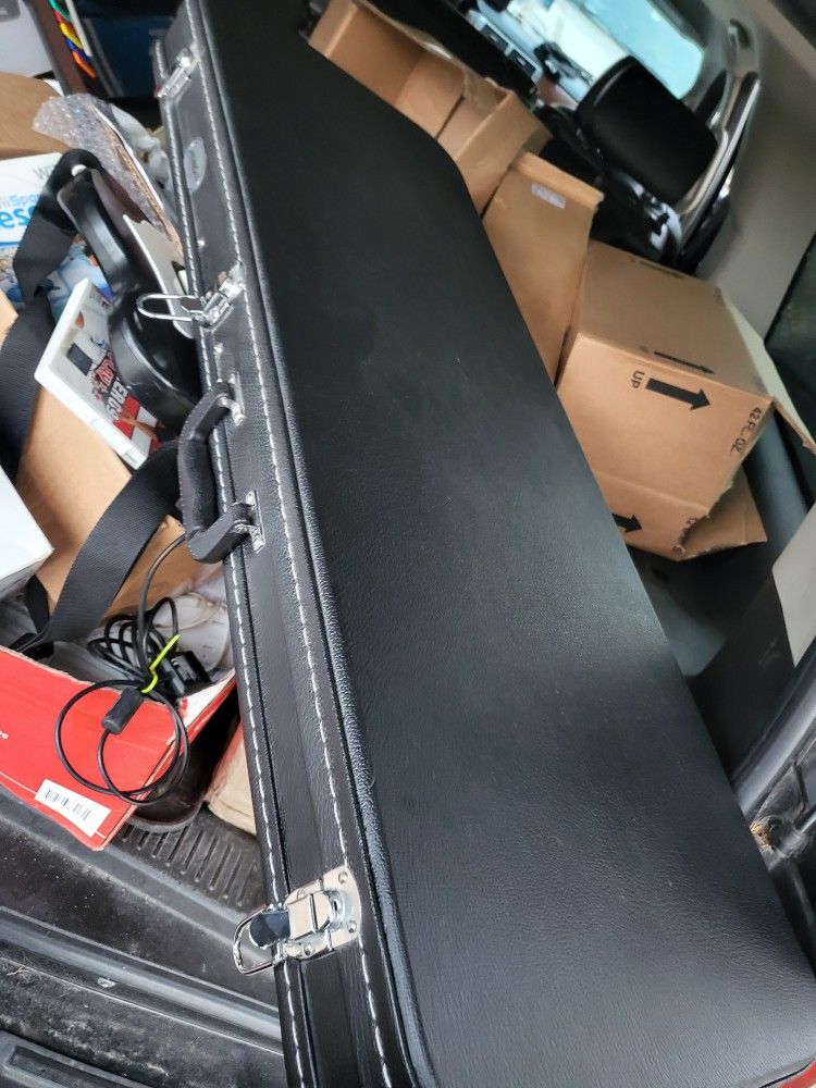 Hardshell Electric Guitar Case Excellent Condition