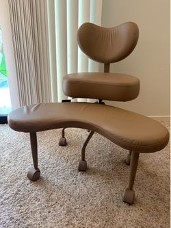 Pipersong - 🪑 Ergonomic Cross-Legged Chair – Tan | Like New