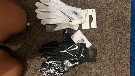 Men Nike vapor jet and Superbad gloves