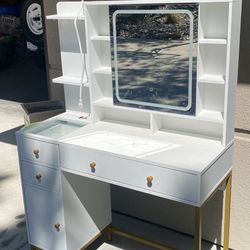 Girls Vanity makeup Desk